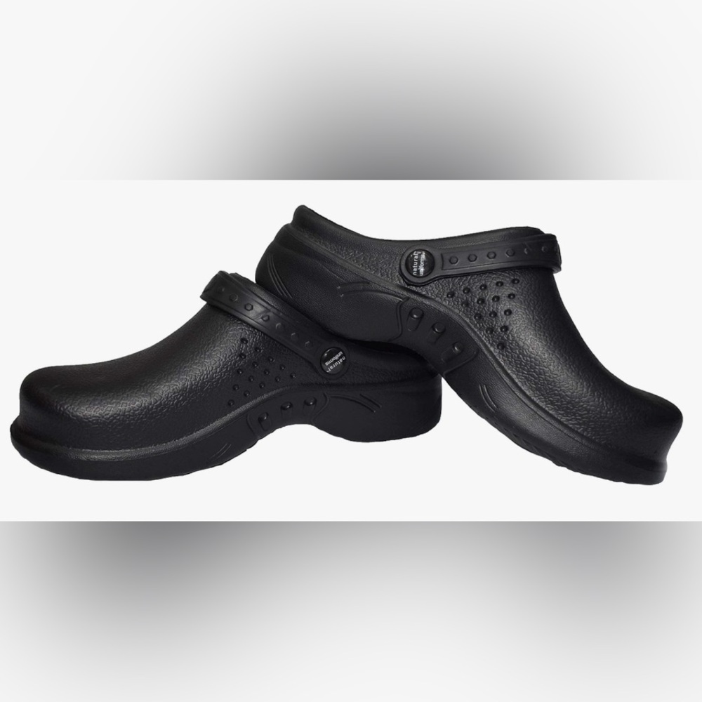 Natural uniform Clogs